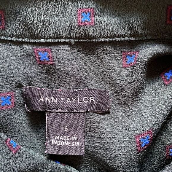 Ann Taylor Green w/red-blue details, Button Ruffle Shirt Top Long Sleeve, Sz S - Picture 5 of 6